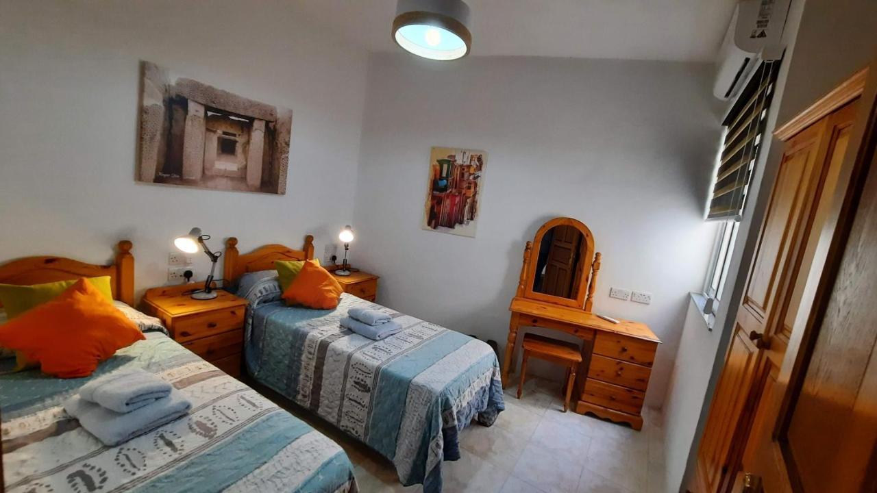 Spacious Side-Sea View Apartment At St Paul'S Bay St. Paul's Bay Exterior photo